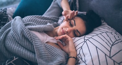 Az Alzheimer egyik korai tünete is lehet ez a népszerű alvási szokás: rád is jellemző?