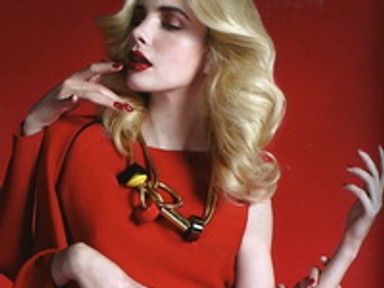 Vörösben csábít el Srej Zsófi!