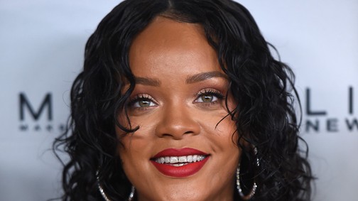 Rihanna, leborulunk előtted! Csakúgy ráírt egy rakás politikusra, és ha megtudod, miért, még jobban fogod imádni