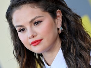 Őrült rajongó tört be Selena Gomez otthonába