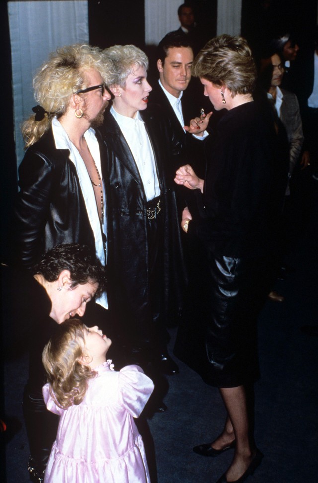 Amikor az Eurythmics együttes járulhatott a hercegnő színe elé