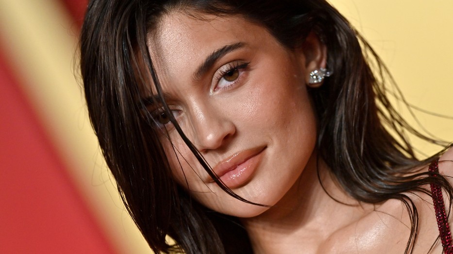 Kylie Jenner soha nem látott rövid hajjal debütált