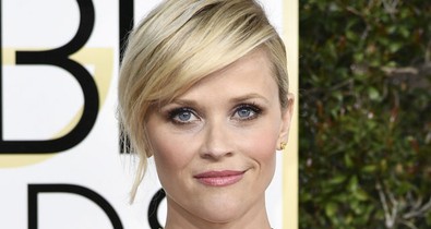 Reese Witherspoon zseniális nosztalgiaruhával ünnepelt a Golden Globe-on