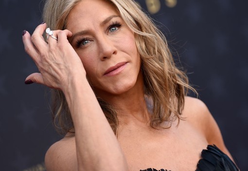 Jennifer Aniston legmerészebb szettjei 10 fotón - felkészültél?