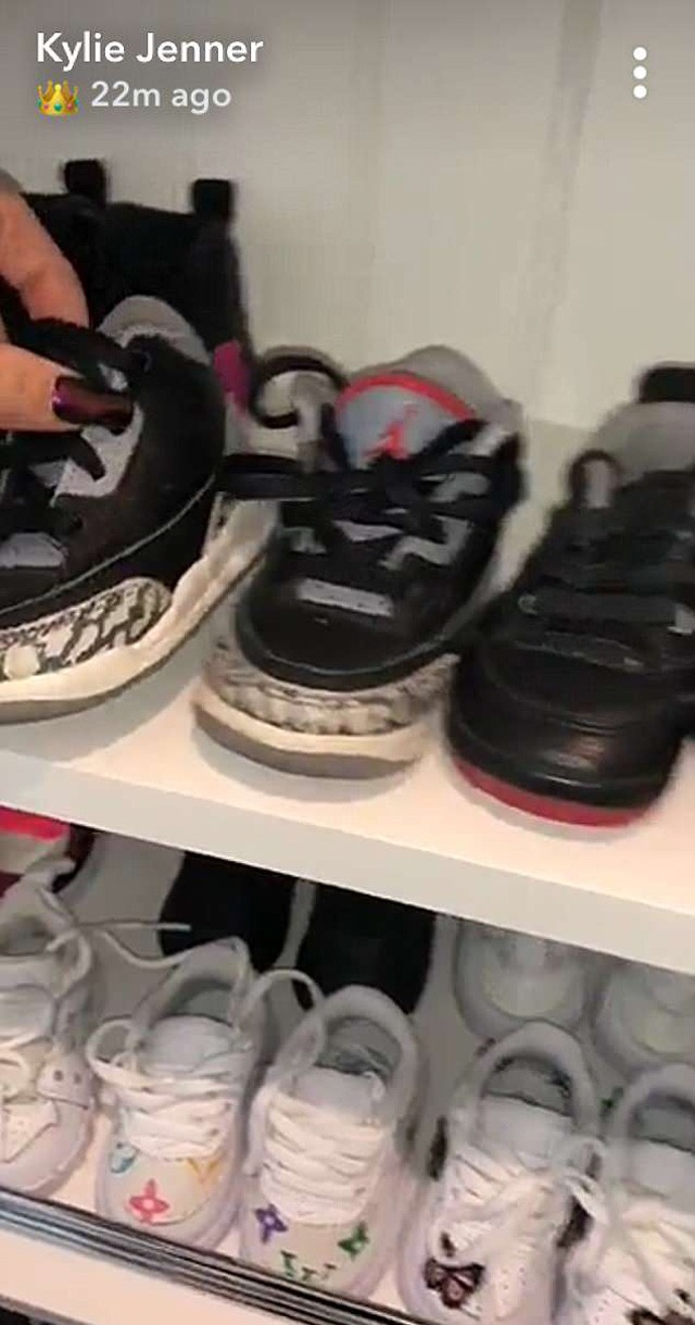 Stormi méregdrága cipellői