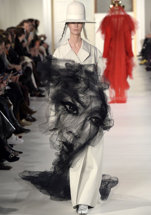 John Galliano kreációi a 2017-es Margiela couture kollekcióhoz