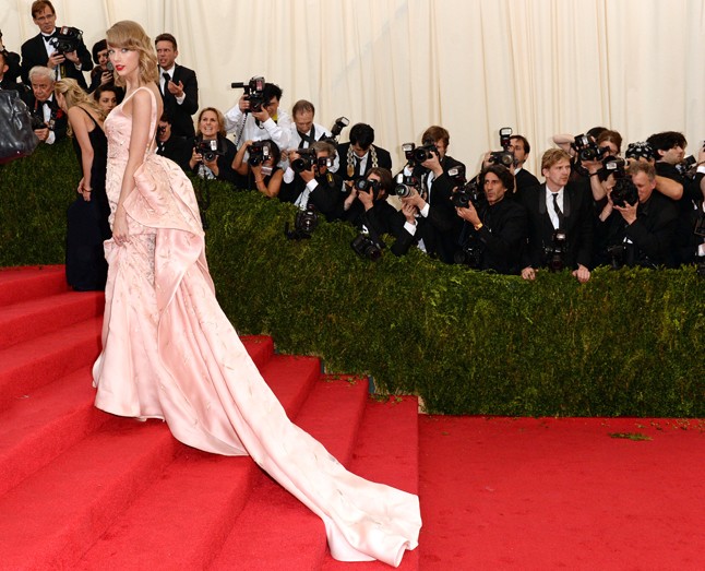 Taylor Swift tavalyi Oscar de la Renta ruhája például az idén is tökéletesen helytállna.