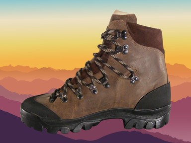 Károly király koronázásán és Erőss Zsolt lábán is ott volt a magyar cipőmanufaktúra bakancsa