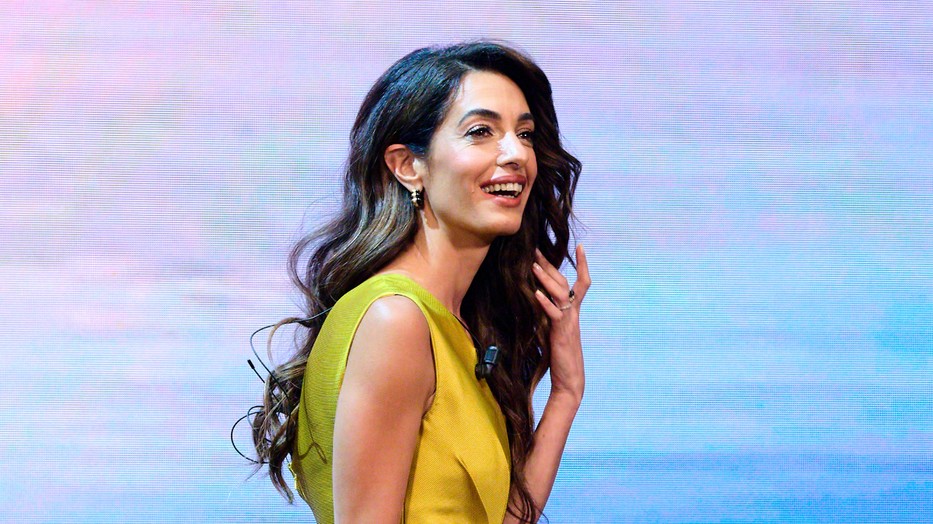 Amal Clooney divatpillanait képtelenség elfelejteni