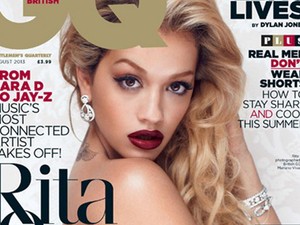 Rita Ora címlapra vetkőzött