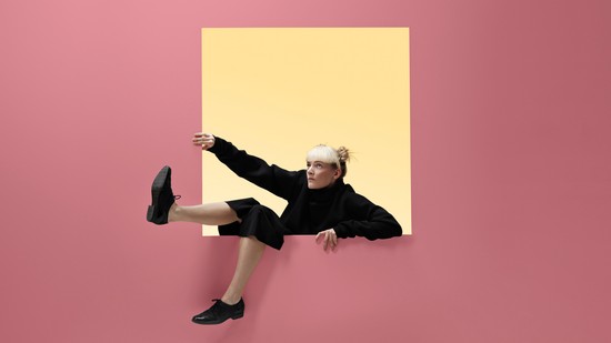 Ha a világ egyik leggazdagabb embere vállaltan szociális szorongással küzd, számodra miért lenne kínos?