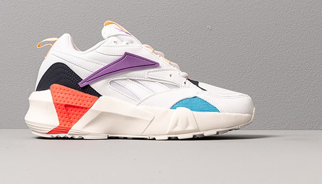 Geometriai mintás REEBOK 31962 Ft