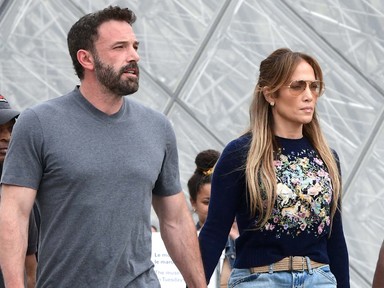 Most tényleg akkora szenzáció, hogy Jennifer Lopez újra felvette az egyik magas sarkúját a párizsi nászútján?