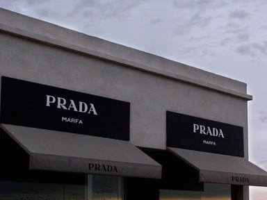 ´Bezár´ a leghíresebb Prada üzlet a semmi közepén