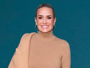 Ez az álomszép nő Gigi és Bella Hadid édesanyja: Yolanda Hadid 61 éves, de pont olyan, mintha lányai testvére lenne