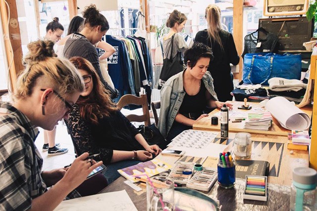 Lányoktól lányoknak - hamarosan startol a fesztivál, ami a női alkotókat és előadókat ünnepli