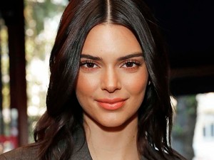 A hét legvagányabb szettjét Kendall Jenner viselte