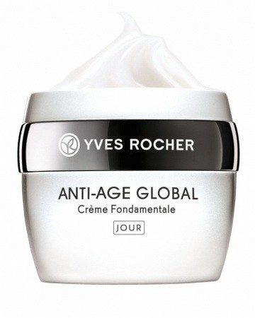 Anti-age Global Sejtregeneráló nappali krém YVES ROCHER 10200 Ft/50 ml (GLAMOUR-kuponnal -40%= 6120 Ft)Gyorsan beszívódik és kiváló sminkalapot képez a bőr felszínén. Használata után a bőr lágy, bársonyos marad. Összetételét úgy alakították ki, hogy a bőr mindennapi hidratációs szükségleteit ki tudja elégíteni. Bio karitévajat és növényi észtereket tartalmaz, ennek köszönhetően textúrája gazdag, könnyen olvadó és nem hagy zsíros érzetet a bőrön.