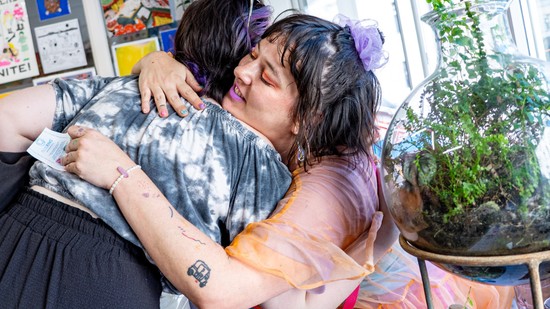 Bolt, kávézó és tetoválószalon: a hely, ahová bemész, és más emberré válsz – Ez a Yoféle