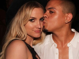 Ashlee Simpson ismét babát vár!