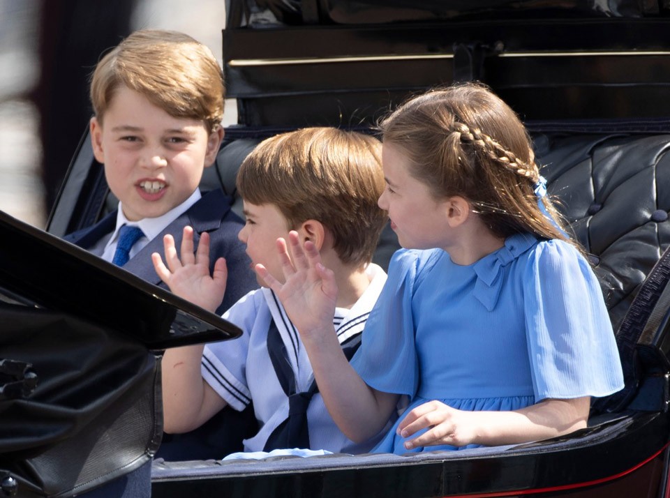  Sarolta és Lajos lelkesen integettek, György herceg szerint ennyi már elég