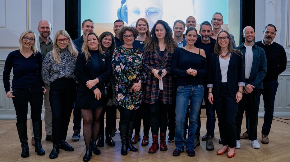 A Nyitottak vagyunk nonprofit szervezetet egyre több nagyvállalat támogatja, hiszen látható, hogy a nyitottság üzletileg is megéri