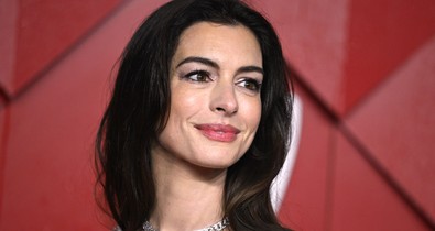Ez komoly? Anne Hathaway rövid hajra váltott, alig ismertük fel