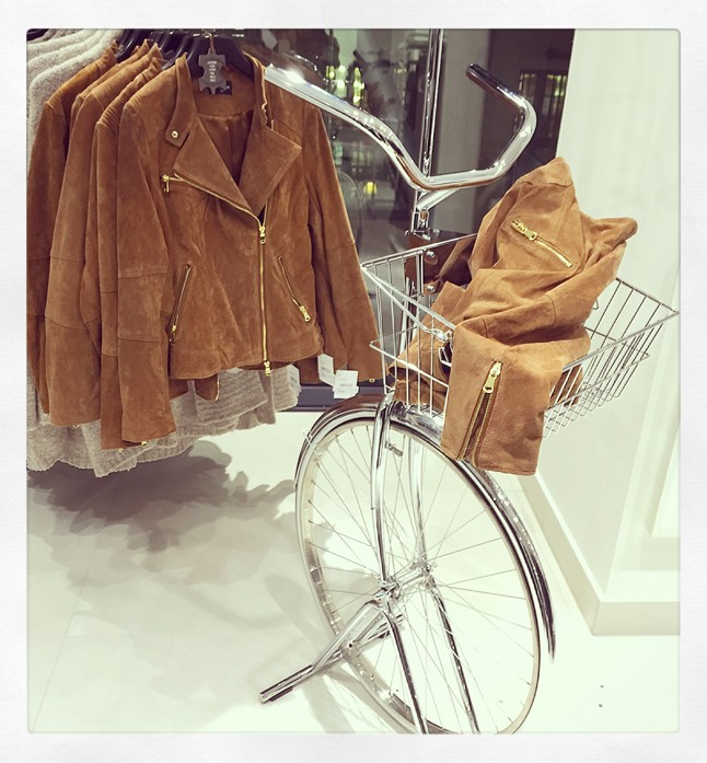 Most a novemberi GLAMOUR magazinoddal 20% kedvezmény jár. (eredeti ár 22990 Ft)