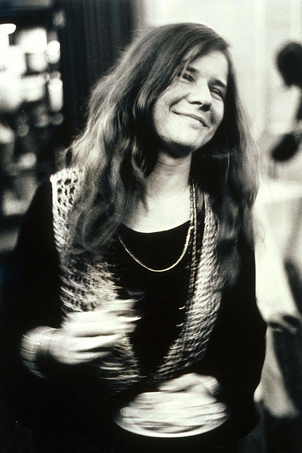 A karcos hangú és rendkívül tehetséges rocker, Janis Joplin, váratlanul hunyt el heroin túladagolásban Hollywoodban.