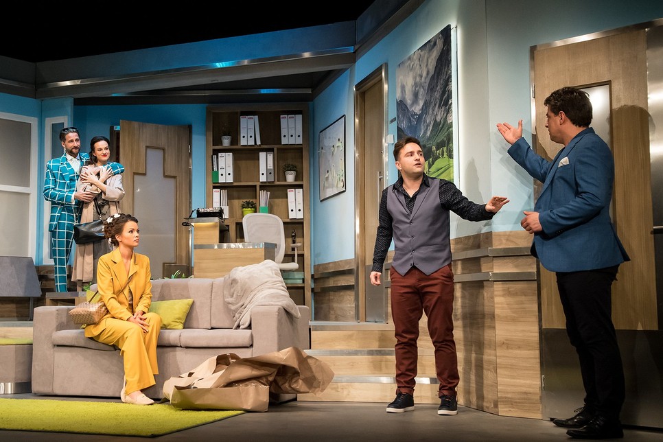 Kárpáti Rebeka a Játékszín, Aranylakodalom című előadásában