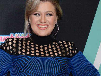 Kelly Clarkson rengeteget fogyott, de ezt a ruhát bárcsak ne vette volna fel!