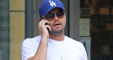 Na ne! Leonardo DiCaprio kézen fogva sündörgött egy másik exével