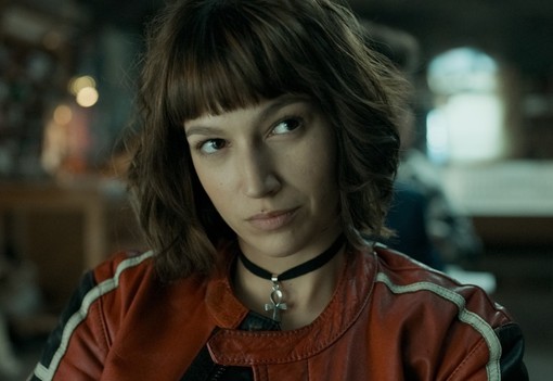 A nagy pénzrablás Tokiója igazi földre szállt angyal volt 16 évvel ezelőtti fotóin, nem is emlékeztet a mostani önmagára