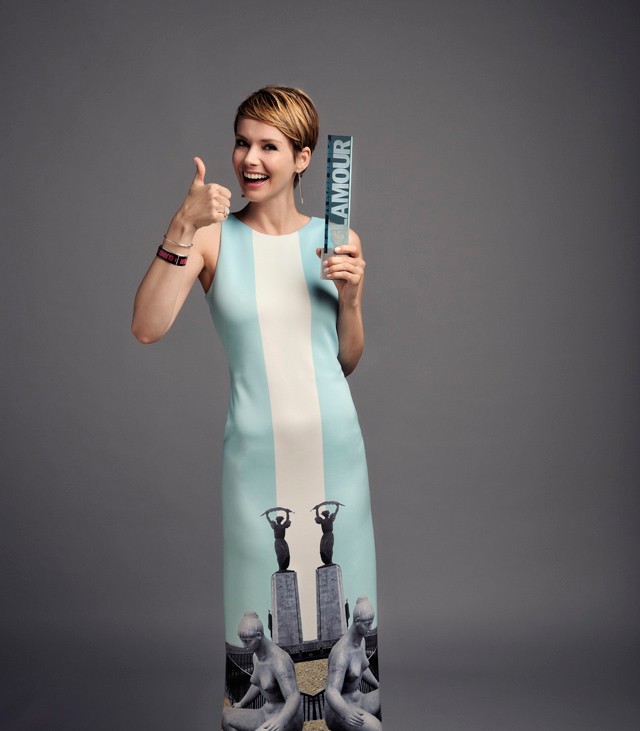 Osvárt Andi a GLAMOUR Women of the Year díjjal