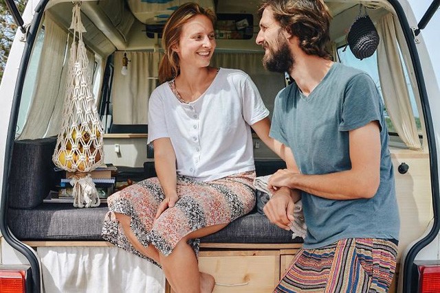 Ők inkább a van life életmódot választották a hétköznapok helyett, és most boldogabbak mint valaha