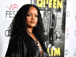 Rihanna ismét stílust váltott, ezúttal a kényelemre szavaz, amióta anya lett
