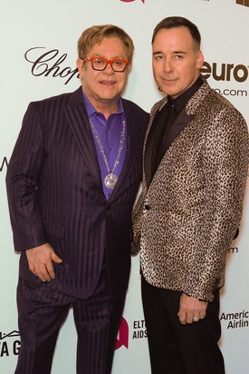 Elton John és David Furnish: igaz, sokáig nem kelhettek egybe törvényes úton, de végül 2014-ben összeházasodtak, és két fiút adoptáltak.