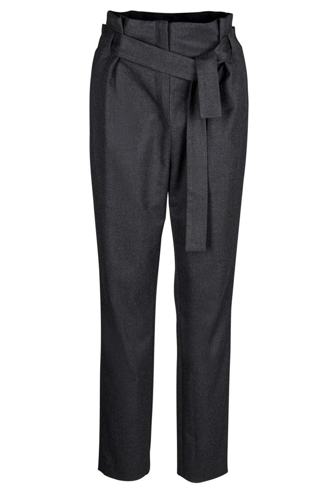 Fókuszban a dolgozó nő! Tűnj ki az irodában a legújabb VAN GRAAF trendekkel!