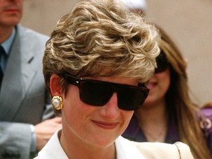 Diana hercegné tökéletes 30 éves stílusleckéje