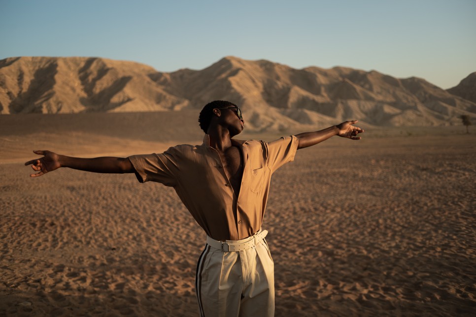 Szerinte aki azon a területen szeretne dolgozni, ahol „hírességek” is megfordulnak, annak már az elején fontos az önbranding: a megjelenés mellett egyfajta érzék kiépítése