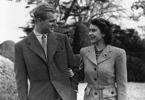 A monarchia legerősebb házassága: 10 fotó Erzsébet királynőről és Fülöp hercegről 