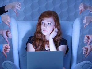 „Az online világ nem csak egy virtuális tér, valós emberek valós életéről van szó” – Bárki az internetes zaklatás áldozatává válhat, akár te is