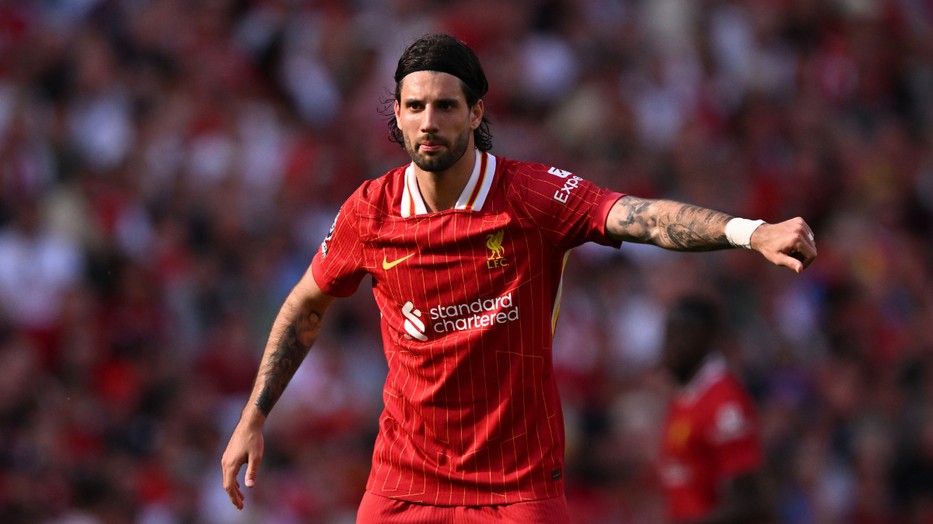 Szoboszlai Dominik és Buzsik Borka újabb fotót mutatott újszülött kislányukról