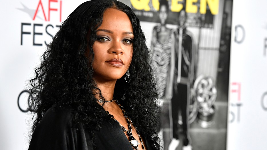 Rihanna ismét stílust váltott, ezúttal a kényelemre szavaz, amióta anya lett