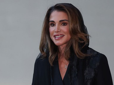 Ránija jordán királyné szokatlanul hétköznapi ruhadarabban jelent meg, farmerdzsekiben is elképesztően stílusos