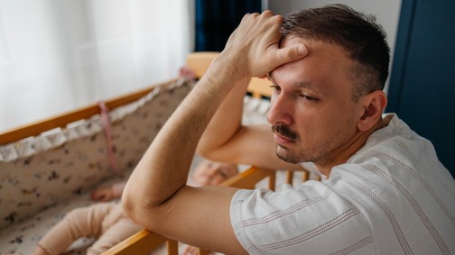 Nem csak a nőket érinti, minden tizedik apa küzd gyermekágyi depresszióval