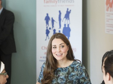 Fickándozik a baba Kate Middleton hasában