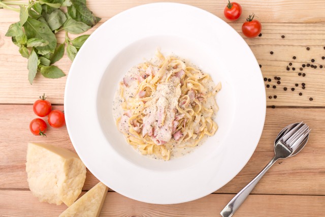 Dobd össze vacsira: 15 perces carbonara spagetti