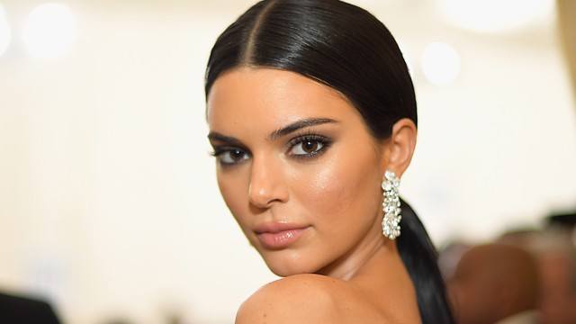 Hogyan válaszd el a hajad az arcformádnak megfelelően? Mutatjuk!