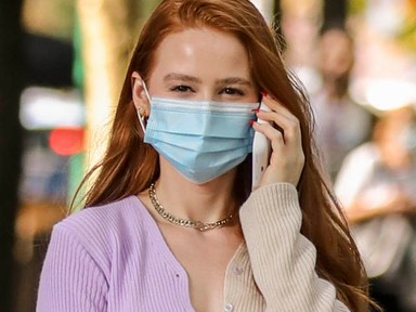 Madelaine Petsch kutyasétáltatós szettje az új kedvenc karantén-outfited lesz